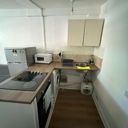 Cosy Near City Center Appartamento